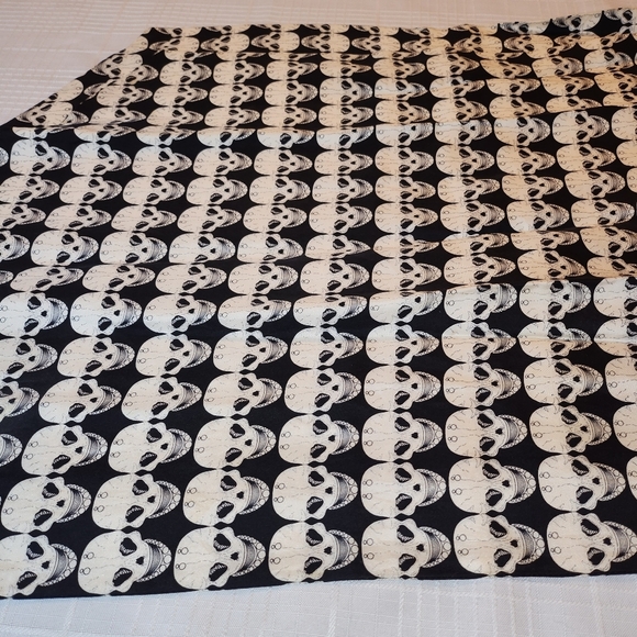 THOMAS WYLDE Black & White Silk Skull Print Scarf - Picture 5 of 7